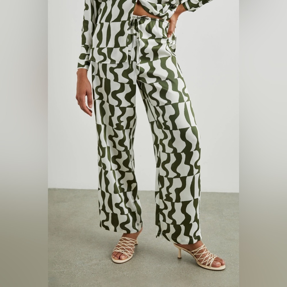 Rails Damani Satin Retro Geo Print Wide Leg Pants in Noto White/Green Sz XS